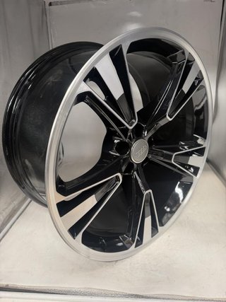 Juego llantas 21 pulgadas originales Audi SQ8