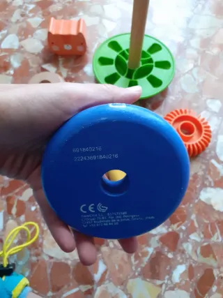 Juguete apilable de gato naranja