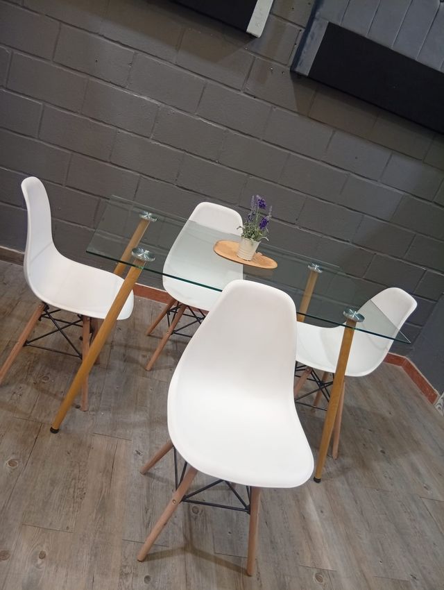 Juego Comedor Mesa Cristal 4 Sillas