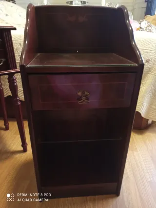Tavolino in legno e vetro