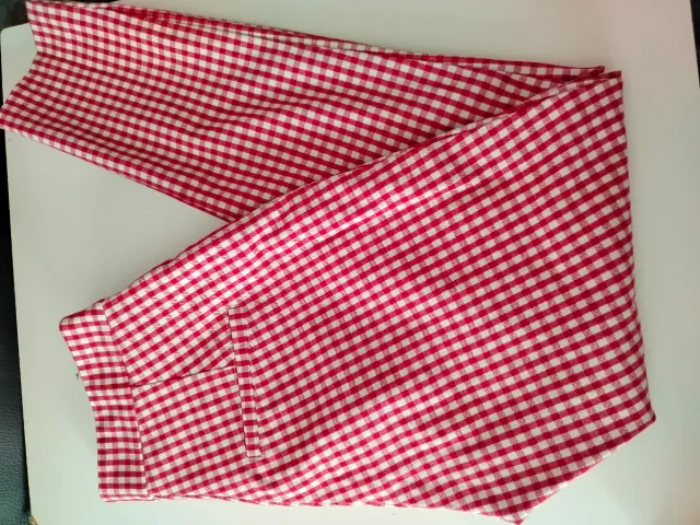 Pantalón cuadros rojo y blanco Stradivarius