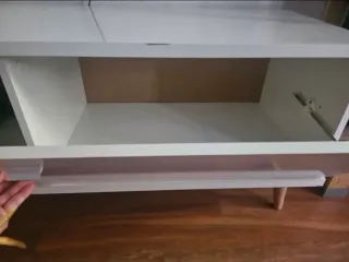 Mueble TV blanco y madera