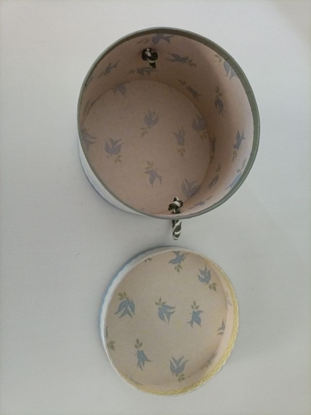 Caja decorativa redonda