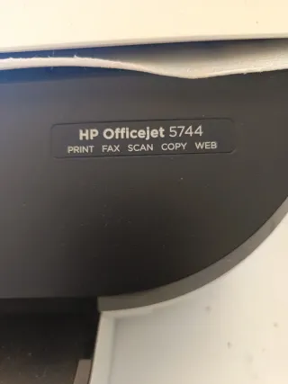 Impresora HP OfficeJet 5744
Nueva a estrenar