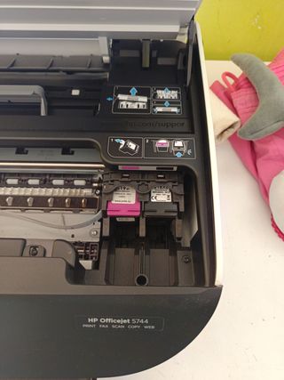 Impresora HP OfficeJet 5744
Nueva a estrenar
