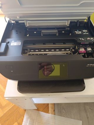 Impresora HP OfficeJet 5744
Nueva a estrenar