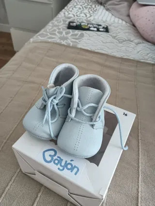 Botitas bebé piel azul talla 16
