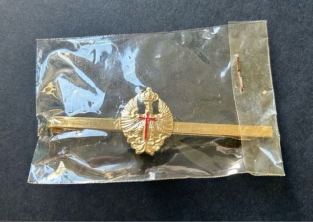 Pasador Pisa corbata águila cruz Santiago militar