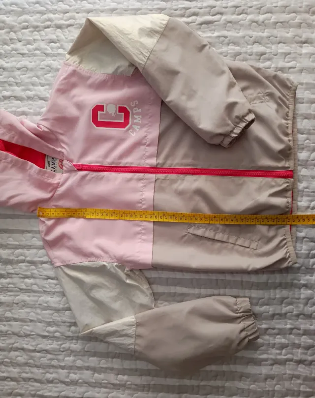 Chubasquero y cazadora vaquera niña