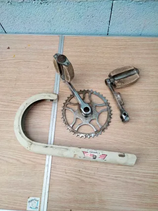 Pedales y plato bicicleta vintage