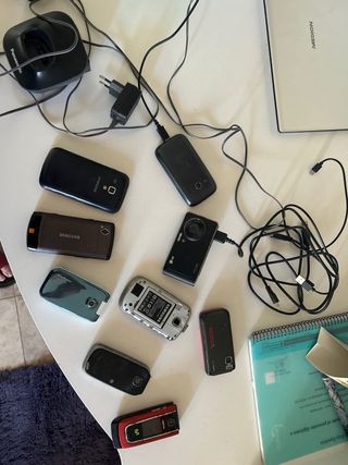 Lote de móviles antiguos Nokia, Samsung, Sony Eric