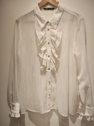 Blusa Zara semitransparente con brillos