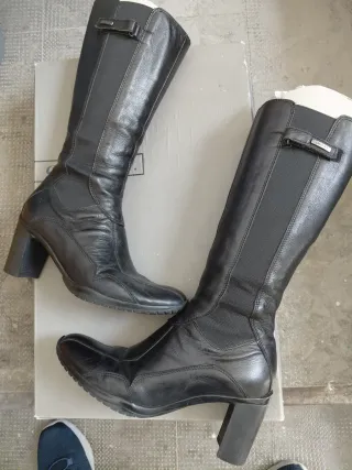 Stivali alti Cesare Paciotti pelle neri