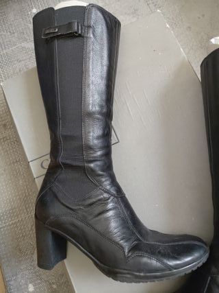 Stivali alti Cesare Paciotti pelle neri