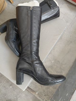 Stivali alti Cesare Paciotti pelle neri