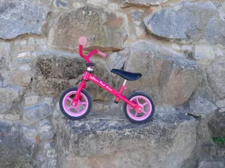 Bicicleta sin pedales rosa Chicco
