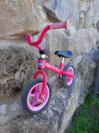 Bicicleta sin pedales rosa Chicco