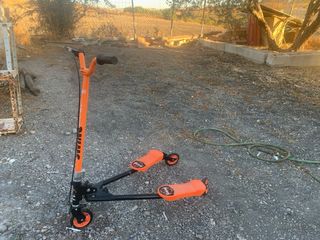 Patín de 3 ruedas naranja