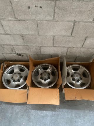 Llanta Toyota HDJ80
