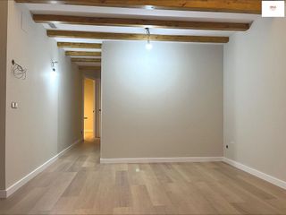 Piso en venta en El Camp de l'Arpa del Clot en Barcelona