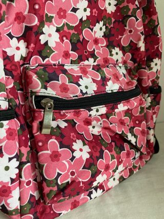 Mochila pequeña flores rosa