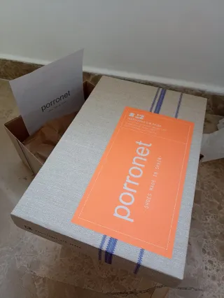 Sandalias negras de tacón Porronet.