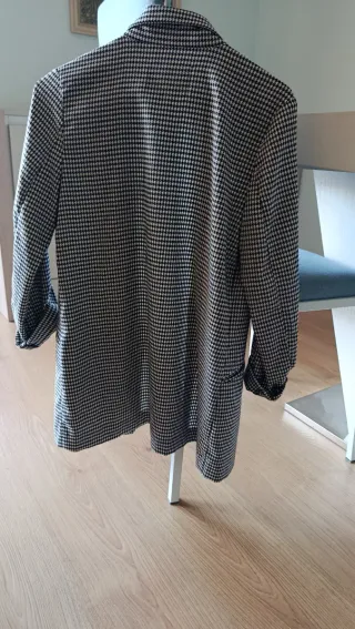 Chaqueta Stradivarius Cuadros Blanco y Negro Talla