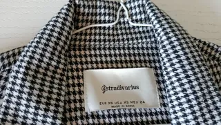 Chaqueta Stradivarius Cuadros Blanco y Negro Talla