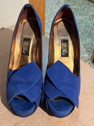 Zapatos de tacón Sole Piel azules. usados 1 día.
