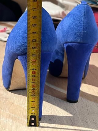 Zapatos de tacón Sole Piel azules. usados 1 día.
