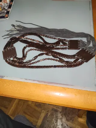 Cinturón de cuentas de madera