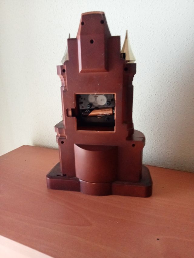 Reloj de mesa decorativo estilo castillo