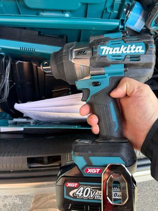 Llave de Impacto Makita 40V 2 Baterías.