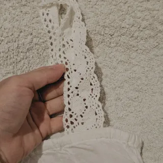 Top blanco tirantes crochet