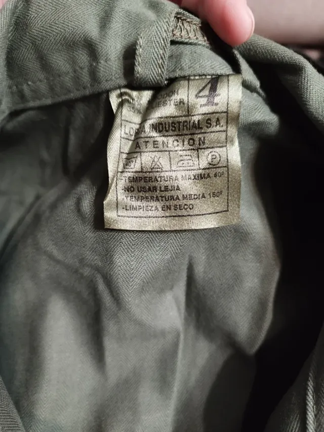 2 pantalones,petate y 2 cinturones CAMUFLAJE