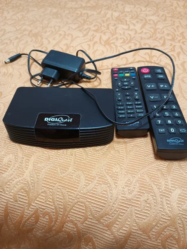 Decoder Digiquest funzionante con telecomandi