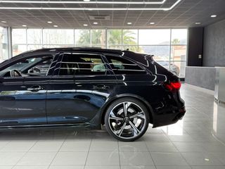 Audi RS4 2021