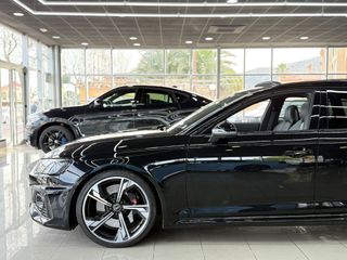 Audi RS4 2021