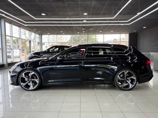 Audi RS4 2021