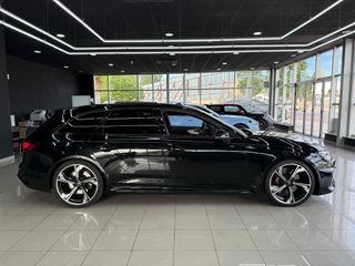 Audi RS4 2021