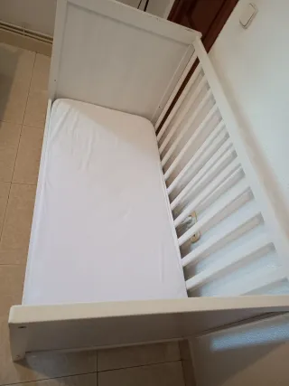 Cuna blanca de madera+colchón