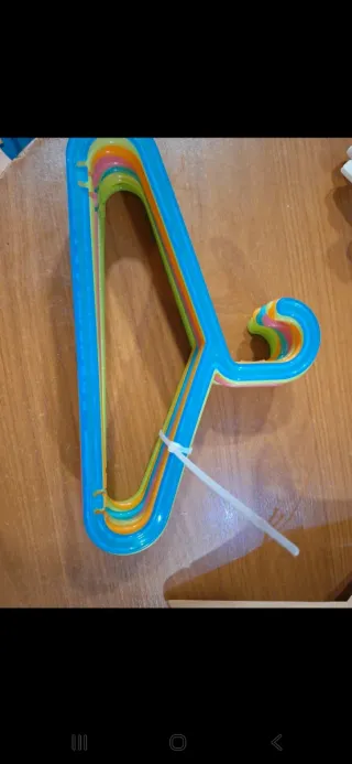 Pack 30 Perchas Plástico y Madera