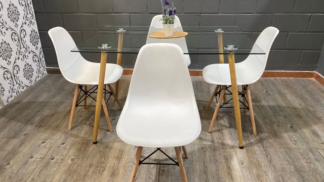 Mesa de cristal moderna