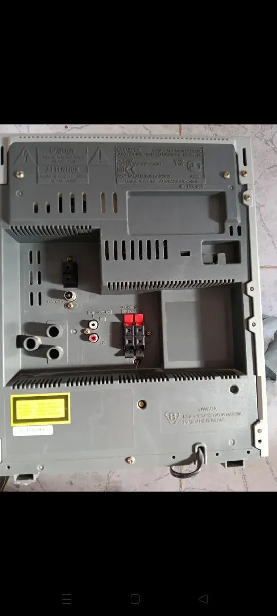 Equipo de música Aiwa, TV Airis, DVD Samsung