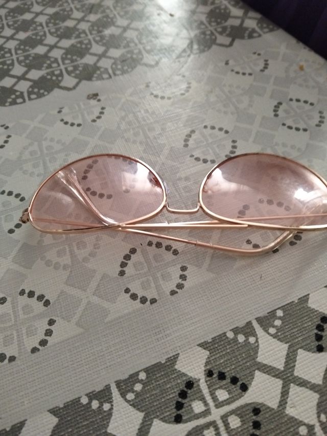 Gafas de sol rosas estilo aviador