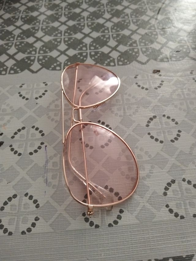 Gafas de sol rosas estilo aviador