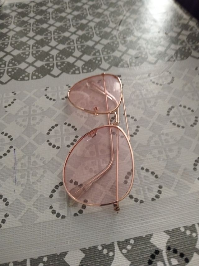 Gafas de sol rosas estilo aviador