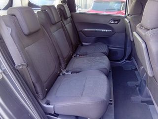 Peugeot 5008 Confort 1.6 VTI 120 2010