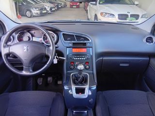 Peugeot 5008 Confort 1.6 VTI 120 2010