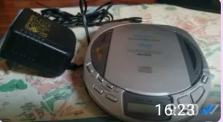 Reproductor CD Disman Portátil Plata
